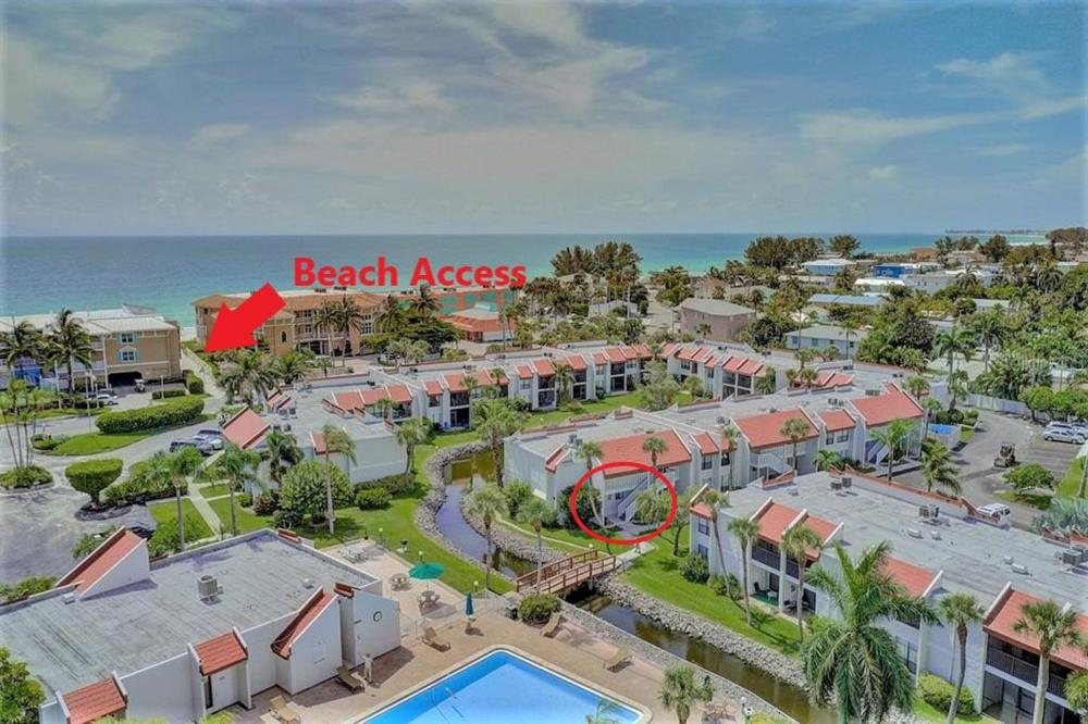 Resort Style Condo by the Beach with Heated Pool at Runaway Bay